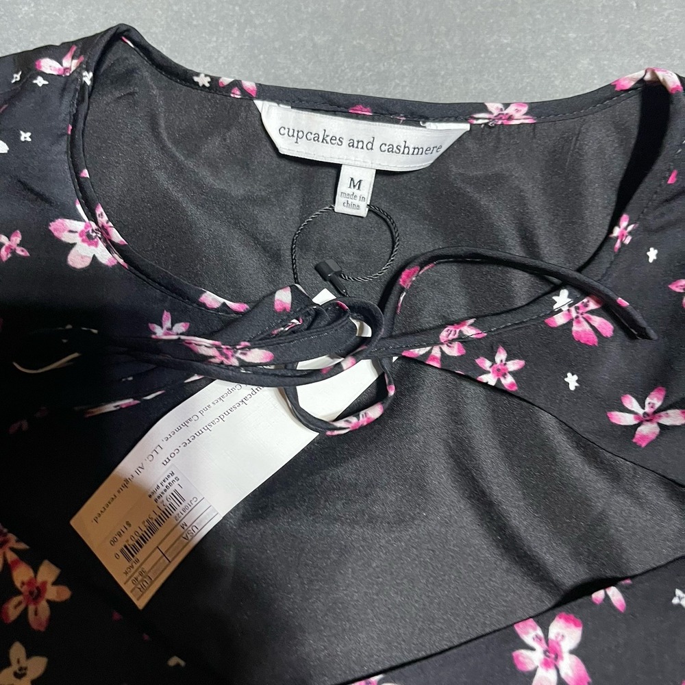Cupcakes and Cashmere Dress Womens Medium Black Pink‎ Ditsy Floral Shift Whimsy - Picture 3 of 5